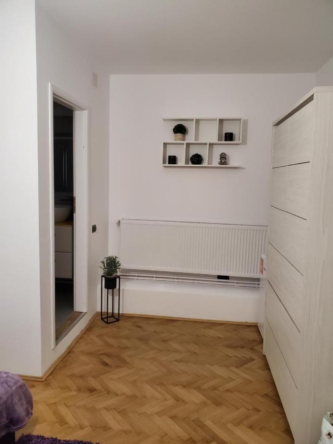 Appartement Basarab 2 à Braşov Extérieur photo